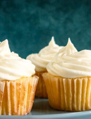 lemon cream cheese frosting on cupcakes