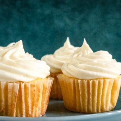 lemon cream cheese frosting on cupcakes