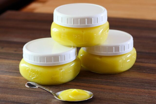 homemade basic lemon curd in small jars