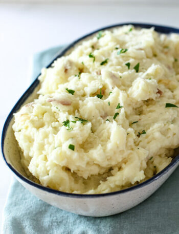 bowl of mashed potatoes