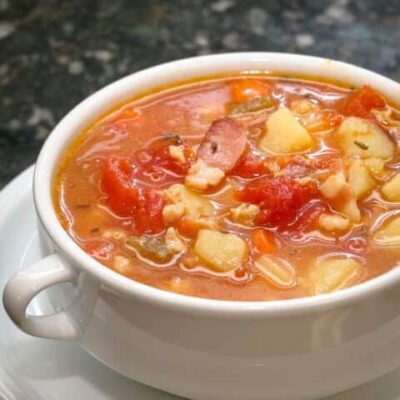 manhattan clam chowder in a bowl