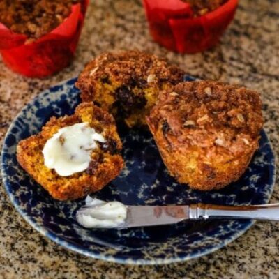 maple cream cheese spread on muffins