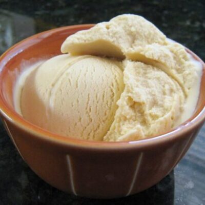 maple ice cream in a small bowl