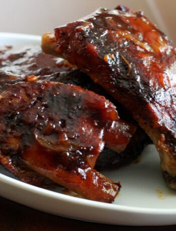 maple apple barbecue sauce on pork ribs