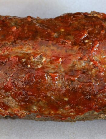 old-fashioned meatloaf with oats and ketchup