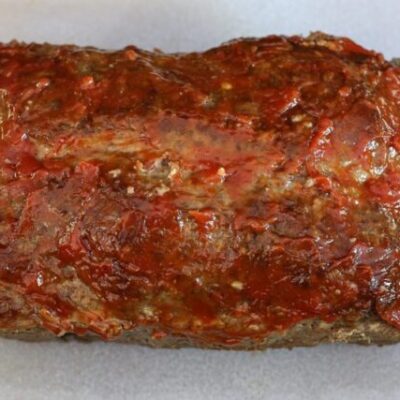 old-fashioned meatloaf with oats and ketchup