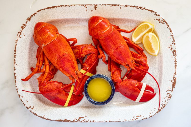 2 lobsters, freshly boiled