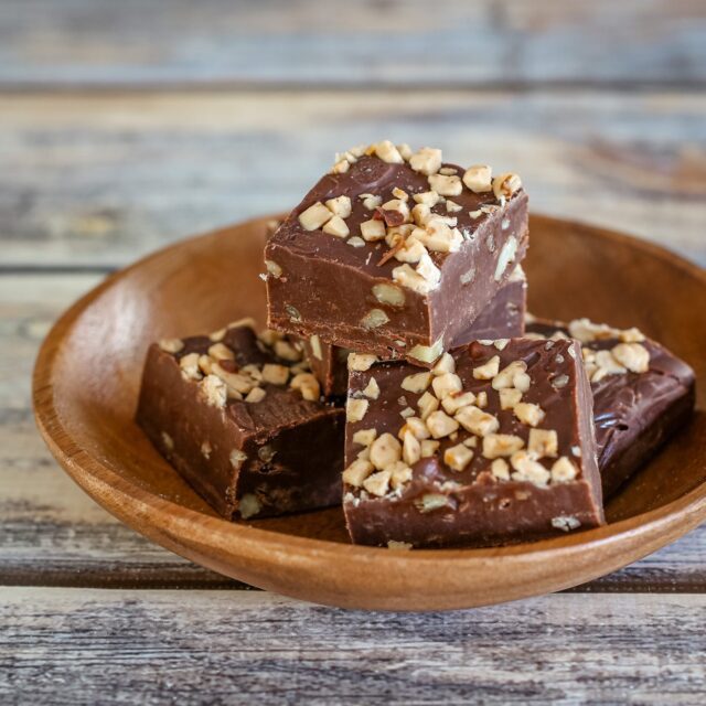 Old-Fashioned Chocolate Fudge Recipe - Classic Recipes