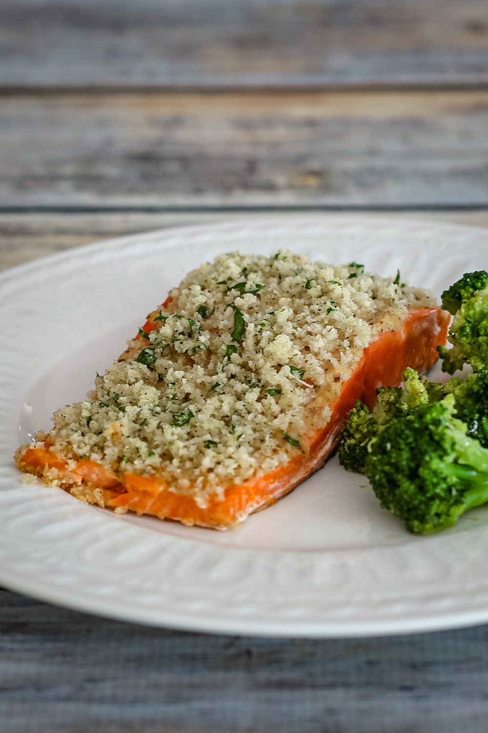 a salmon fillet baked with mustard and panko coating