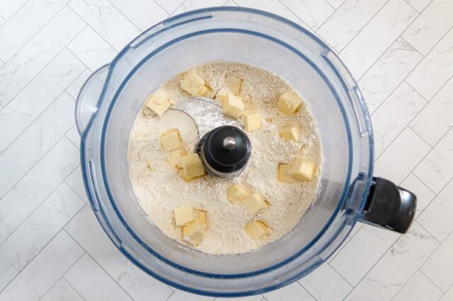 making pie crust in the food processor