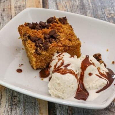 peanut butter chocolate chip crumb cake