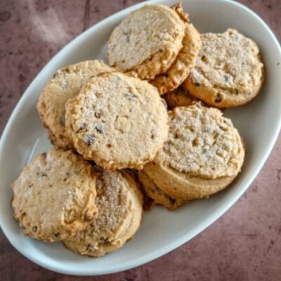 peanut butter chocolate chip cookies, overheat picture