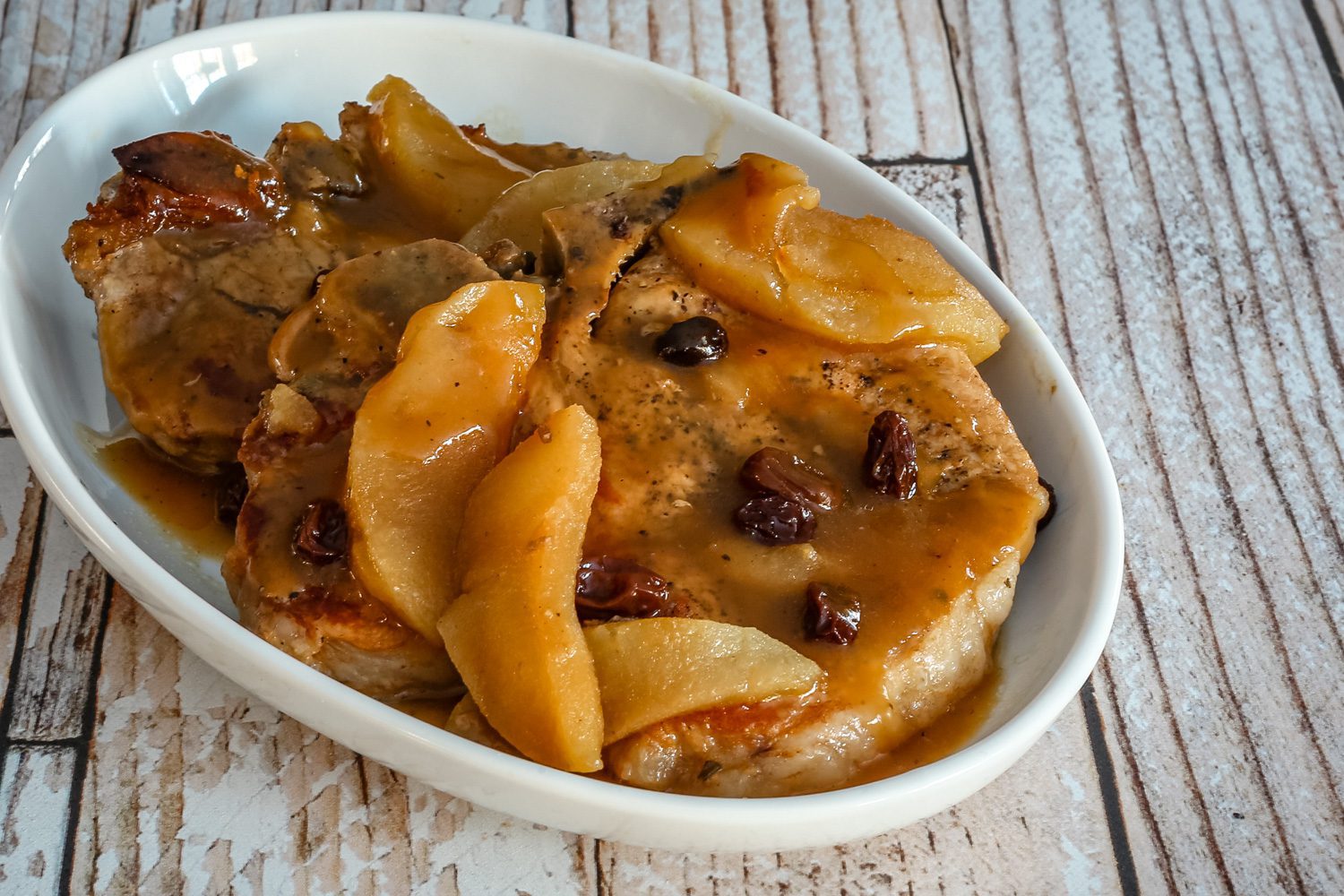 braised pork chops with apples