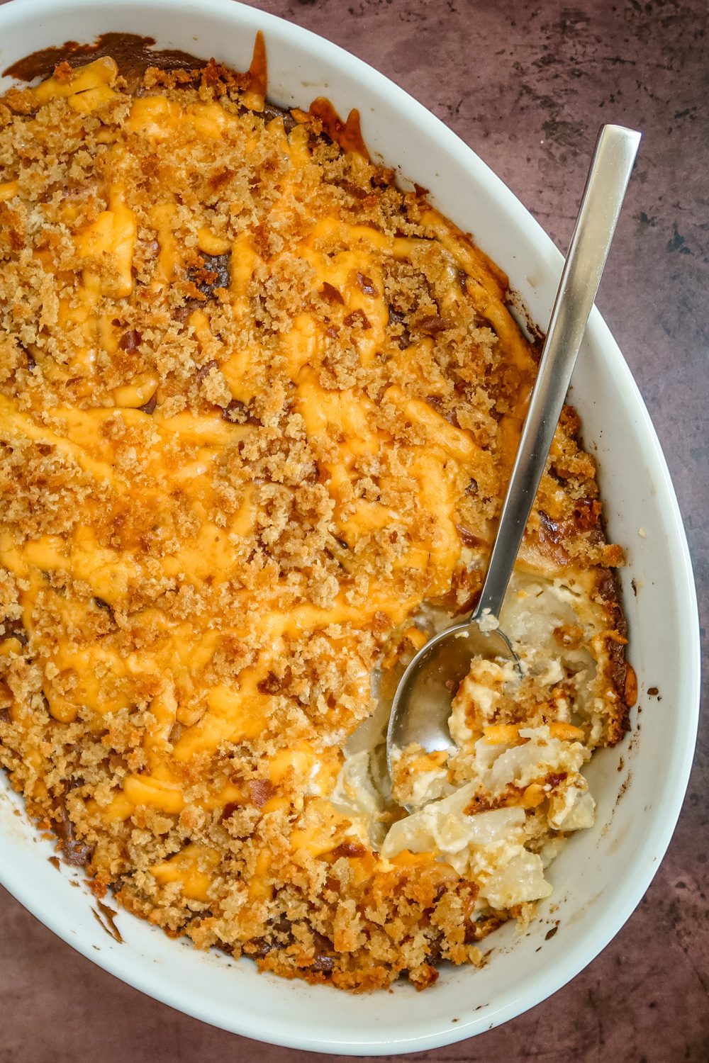 potatoes au gratin with cheese and breadcrumb topping