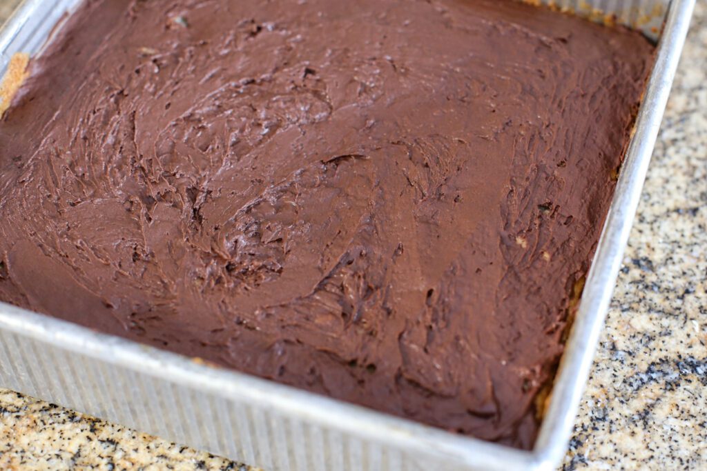 A quick and easy vanilla snack cake in the pan