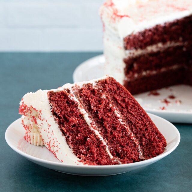 Red Velvet Cake With Cream Cheese Frosting - Classic Recipes