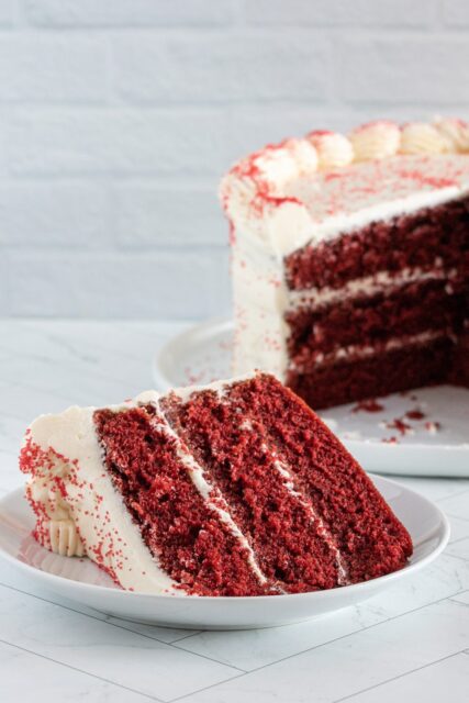 red velvet cake with cream cheese frosting