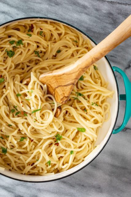 roasted garlic pasta in the pan