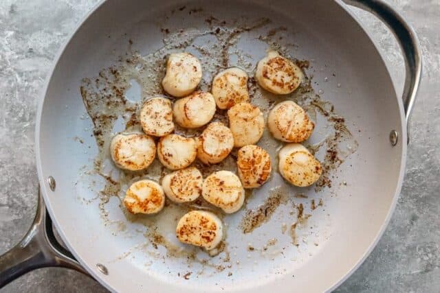 searing scallops in a skillet