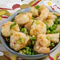 Shrimp and peas with green onions and garlic.