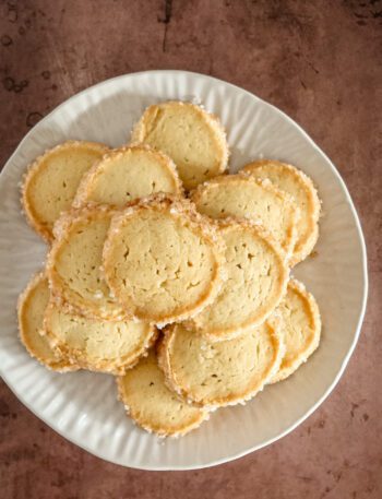 vanilla sablé cookies on a plate